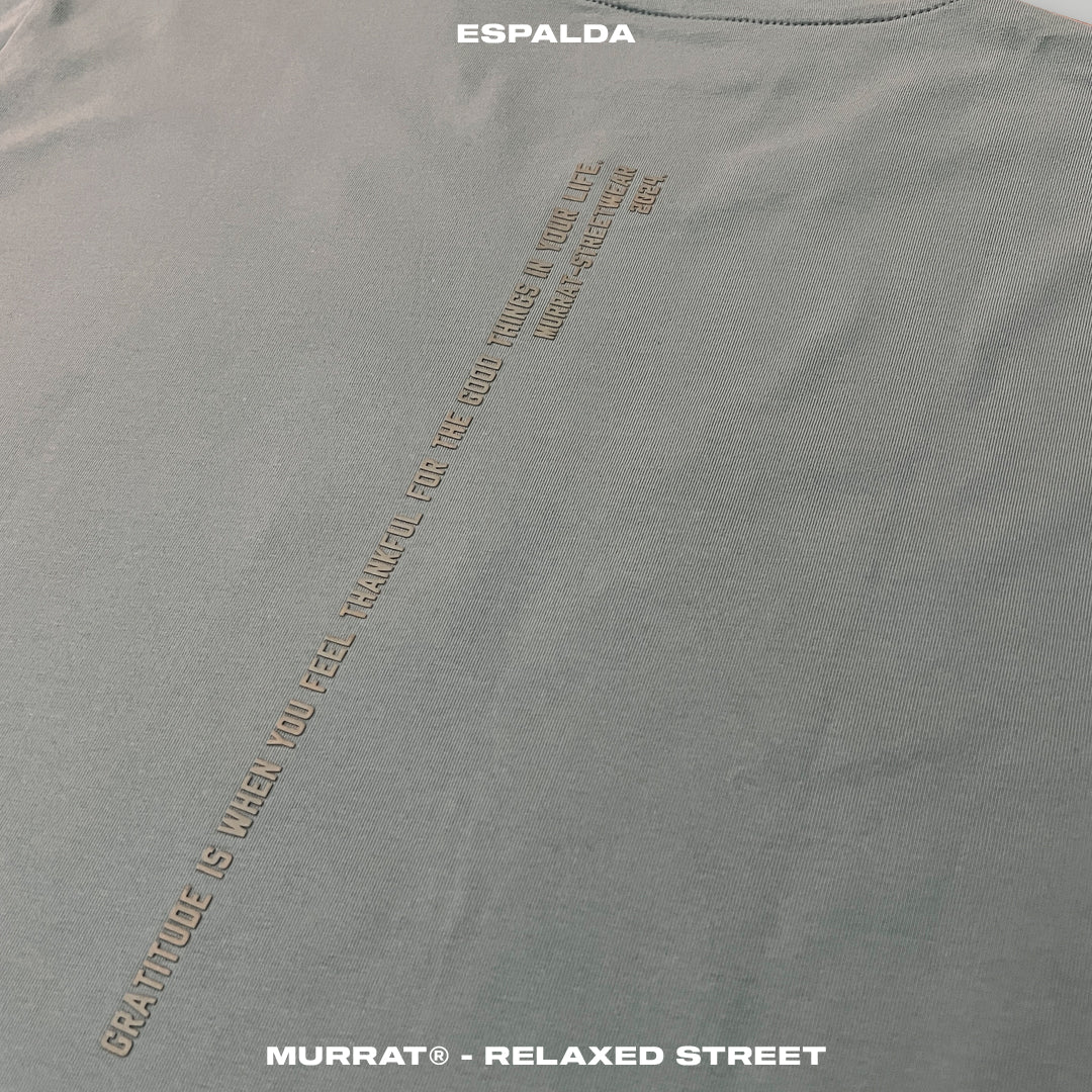 Camiseta Regular Básica "GRATITUDE"