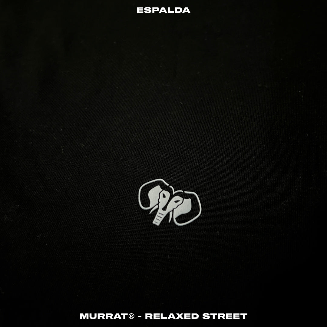 Oversize Negra Básica "MURRAT"